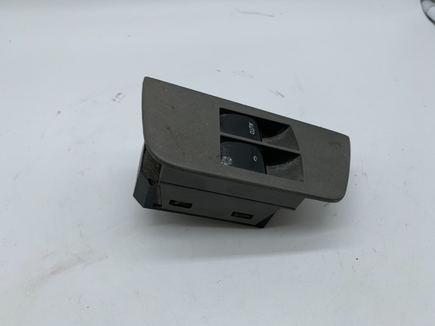 2008-2014 GMC Savana 1500 Master Power Window Switch OEM D01B36014