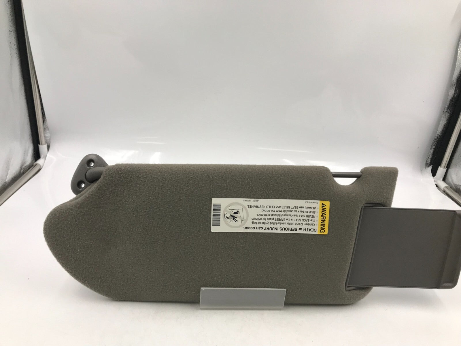 2000-2005 Chevrolet Impala Passenger Sun Visor Gray Illuminated OEM D04B32081