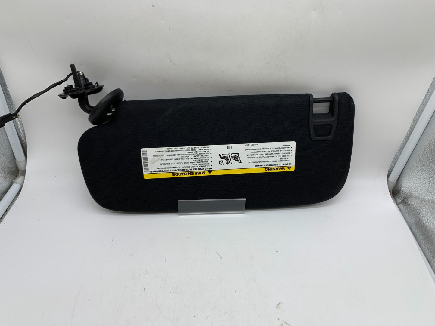 2014-2022 Jeep Grand Cherokee Passenger Sun Visor Black Illuminated B01B32001