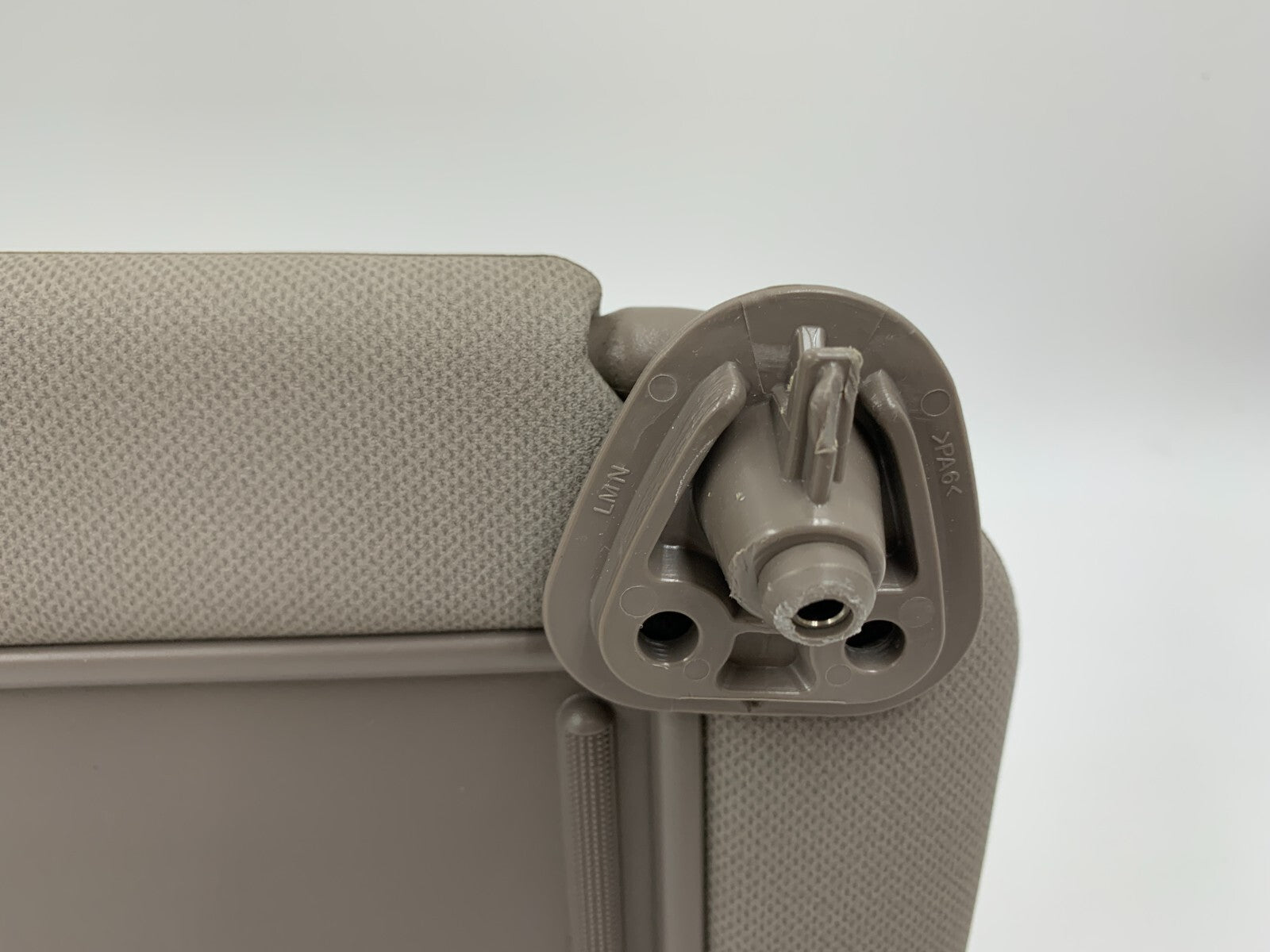 2010-2015 Hyundai Tucson Passenger Sun Visor Gray Illuminated OEM D01B59011