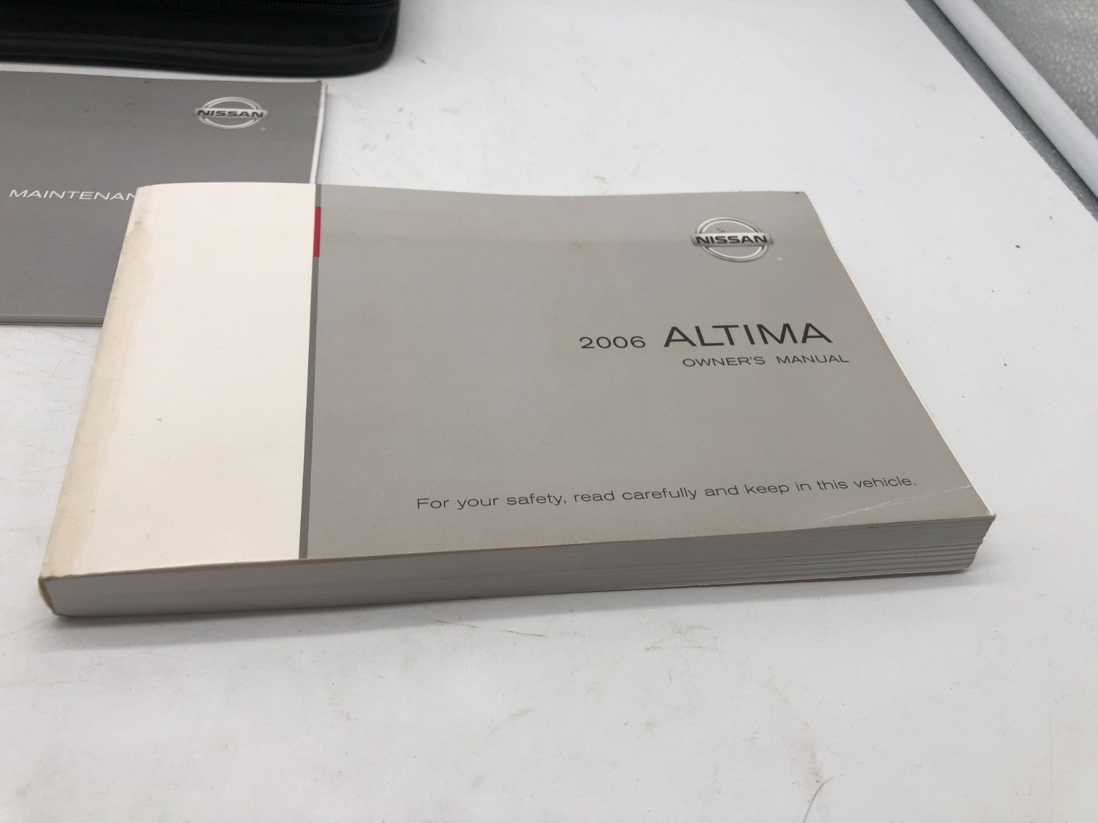 2006 Nissan Altima Owners Manual Set with Case OEM R01B14012