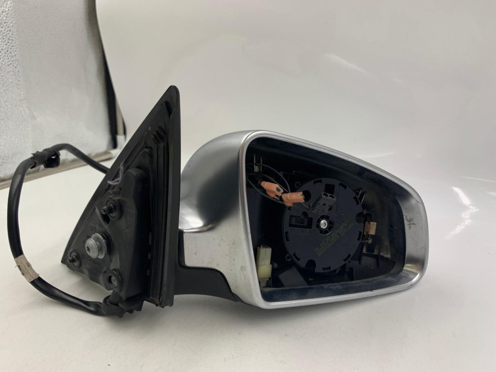 2007-2008 Audi S6 Passenger Side Power Door Mirror Silver No Mirror E04B12015