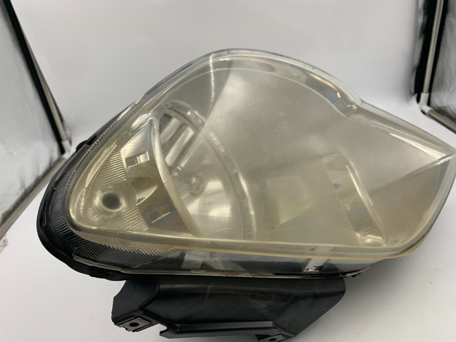 2007-2008 Chrysler Pacifica Driver Side Head Light Headlight OEM D02B57001