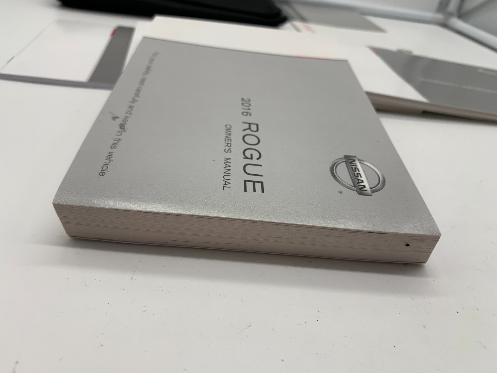 2016 Nissan Rogue Owners Manual Set with Case OEM A03B13006