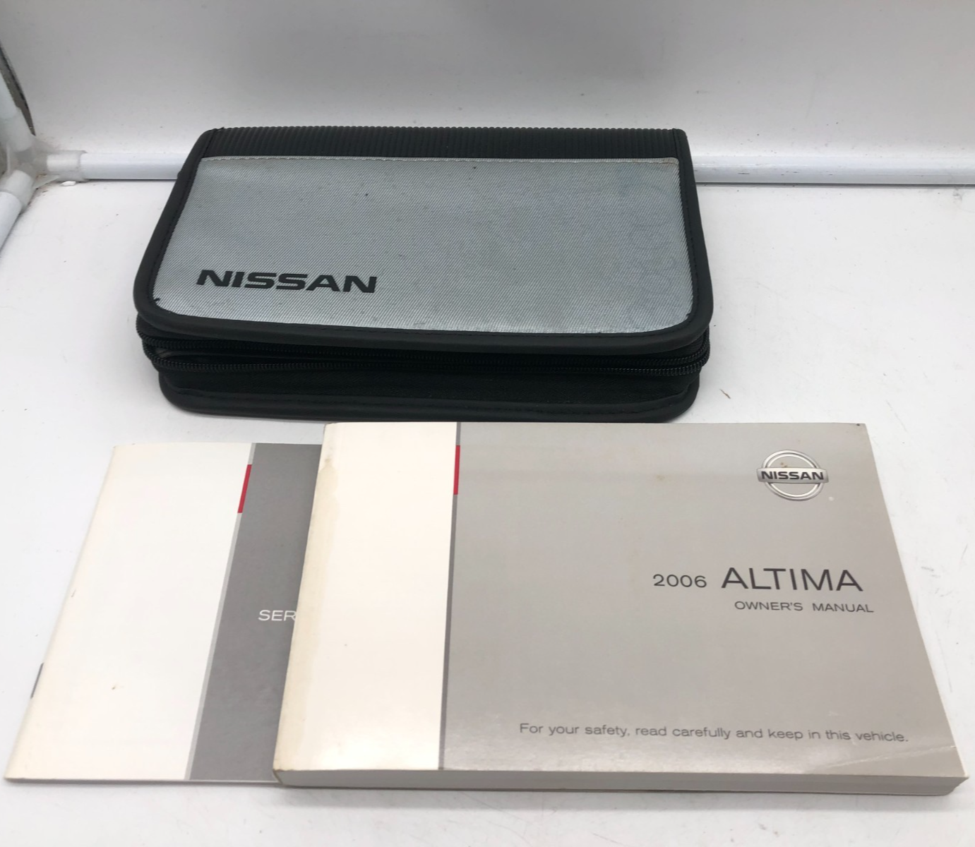 2006 Nissan Altima Owners Manual Set with Case OEM R01B14012