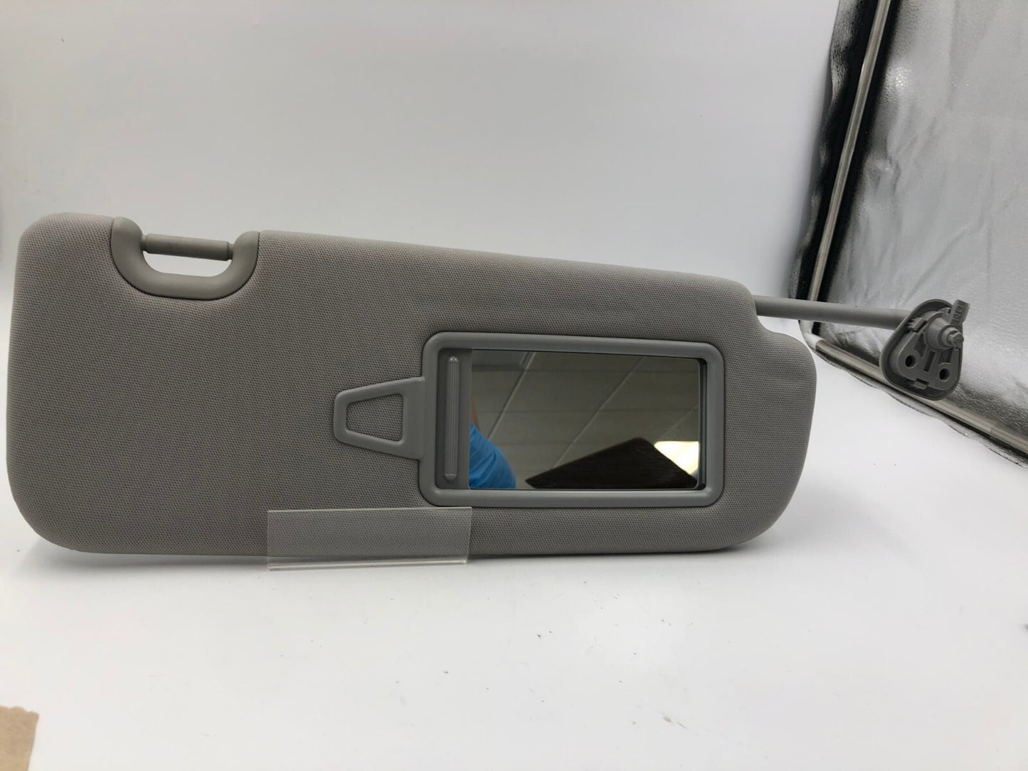 2013-2019 Hyundai Santa Fe Passenger Sun Visor Gray Illuminated OEM C03B23050