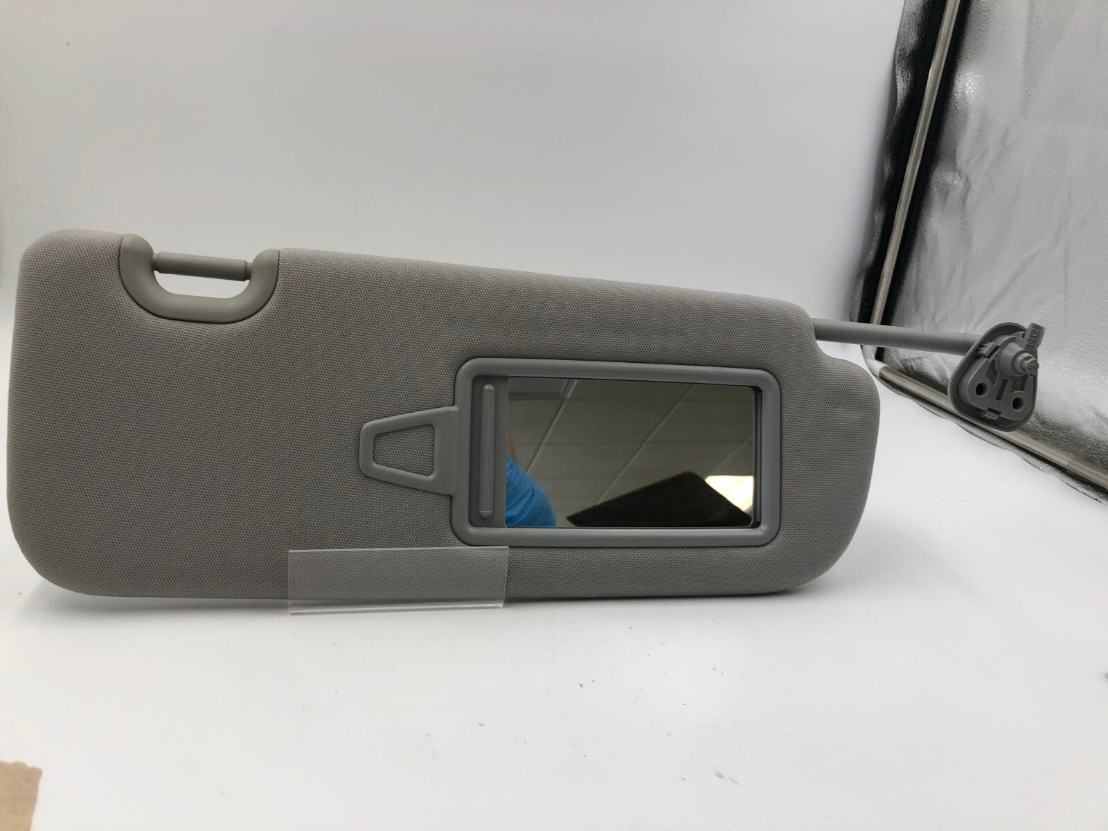 2013-2019 Hyundai Santa Fe Passenger Sun Visor Gray Illuminated OEM C03B23050
