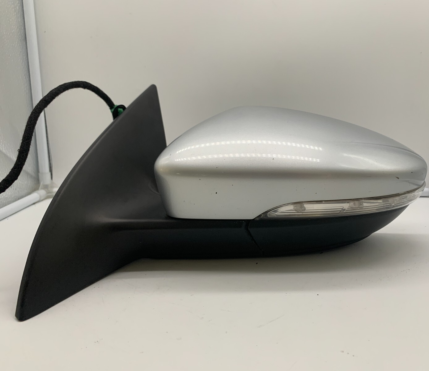2009-2012 Volkswagen CC Driver Side View Power Door Mirror Silver OEM B02B14001