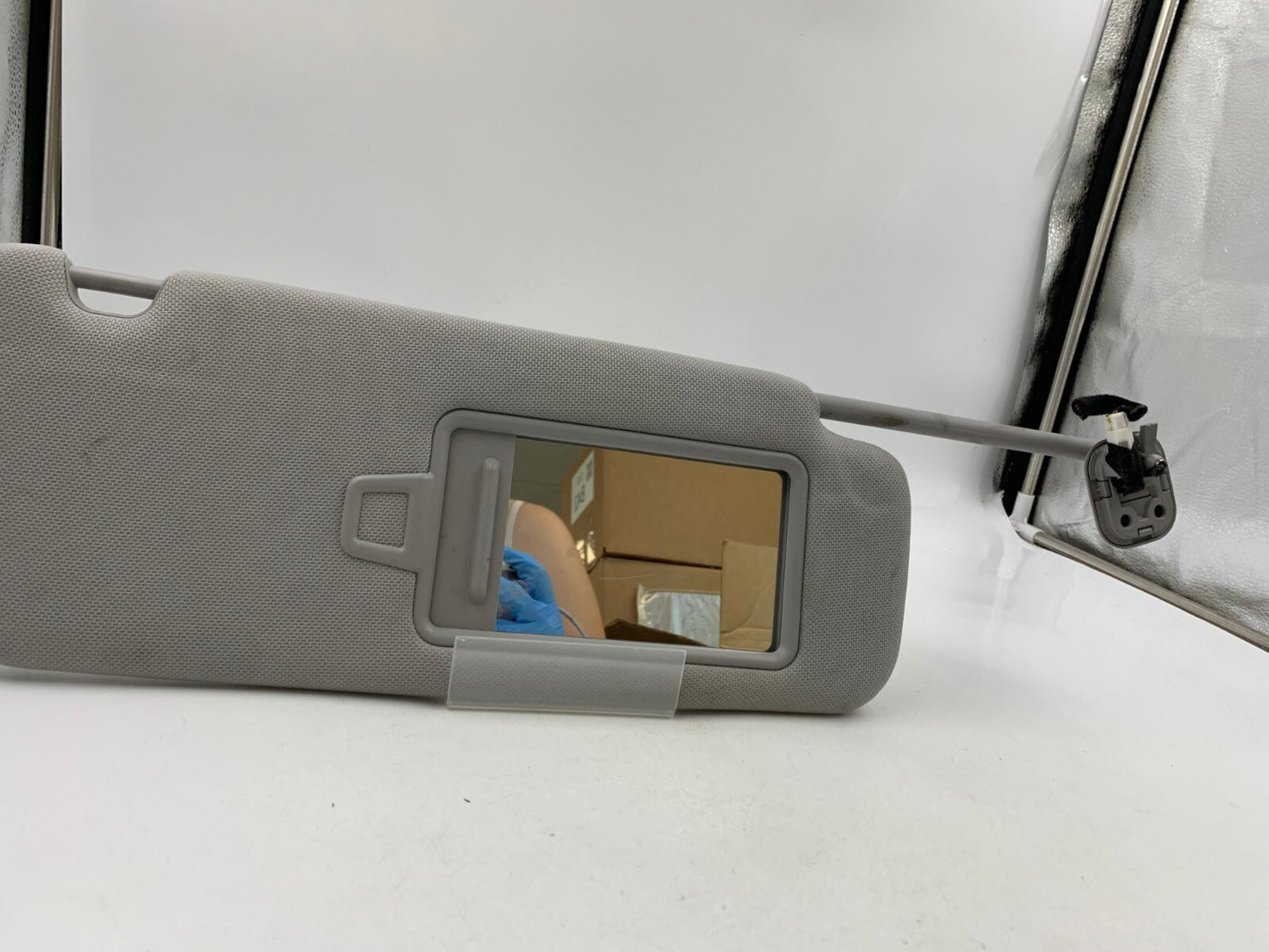 2015-2019 Hyundai Sonata Passenger Sun Visor Gray Illuminated OEM B03B49026