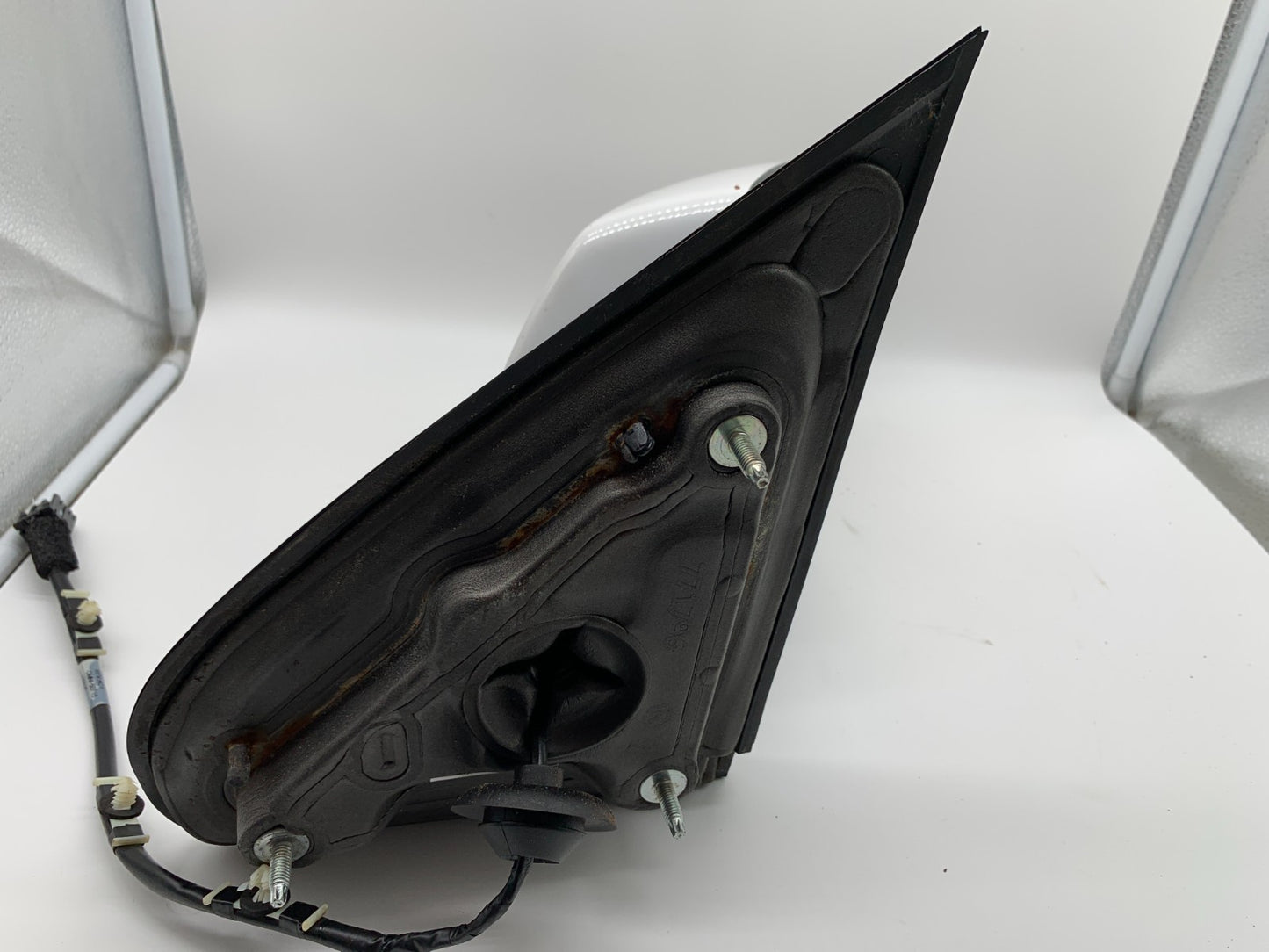 2014-2019 Chevrolet Silverado 1500 Passenger Side Power Door Mirror C03B52002