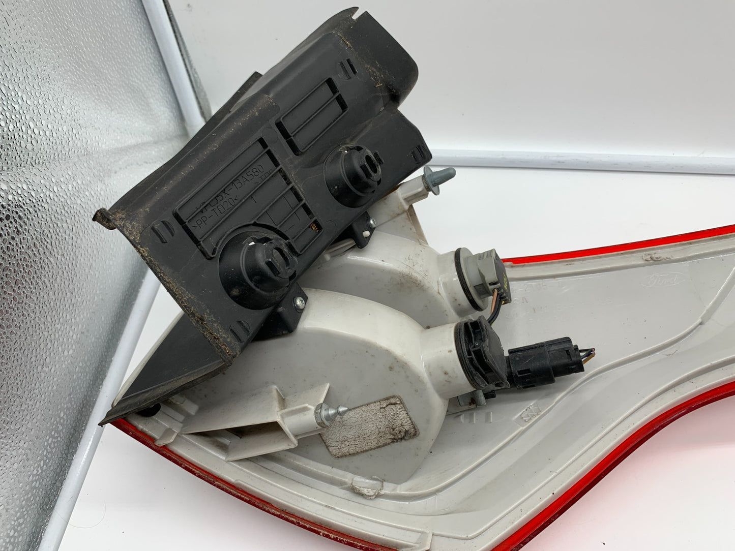 2013-2016 Ford Escape Driver Side Tail Light Taillight OEM B03B30002