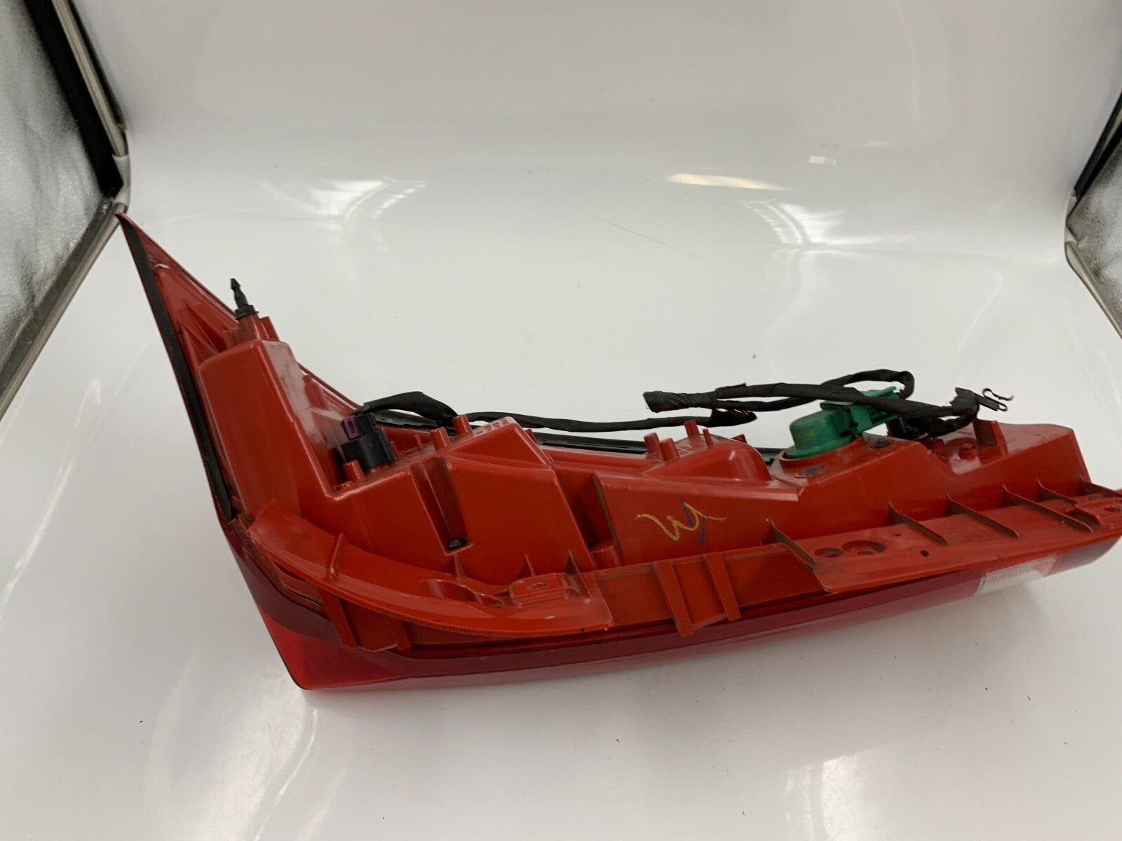 2010-2016 Cadillac SRX Driver Side Tail Light Taillight OEM B04B12049