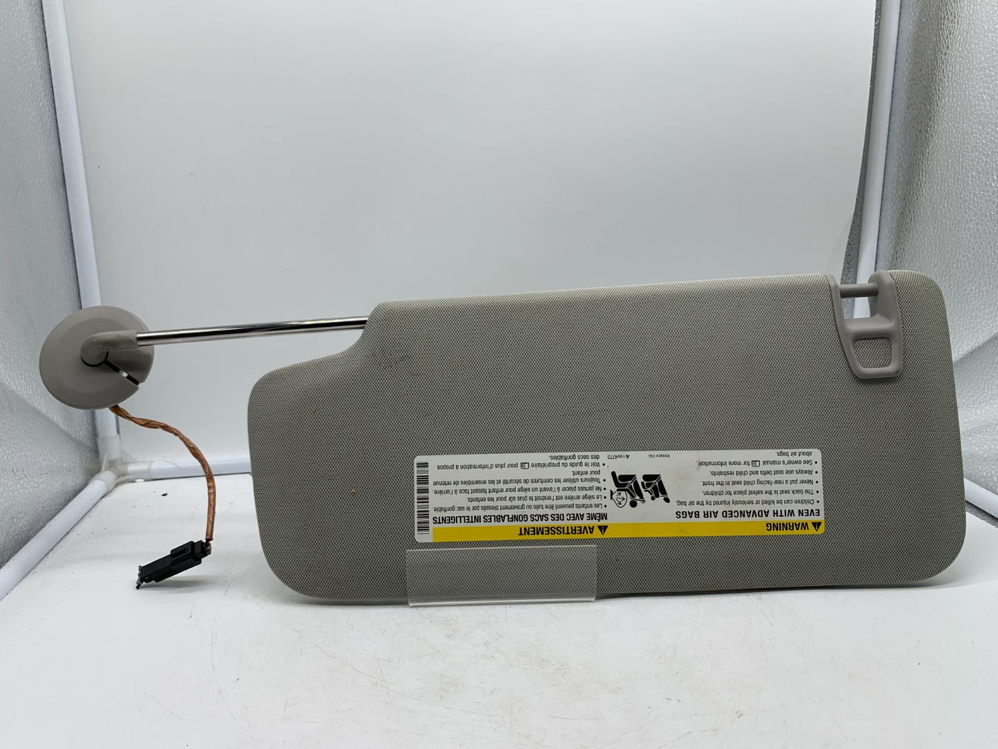 2013-2018 Buick Encore Passenger Sun Visor Gray Illuminated OEM A02B51004