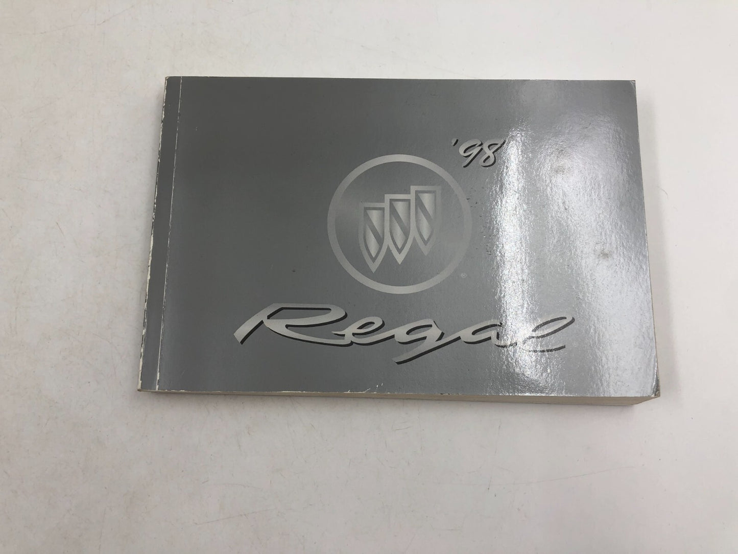1998 Buick Regal Owners Manual with Case OEM D03B33025
