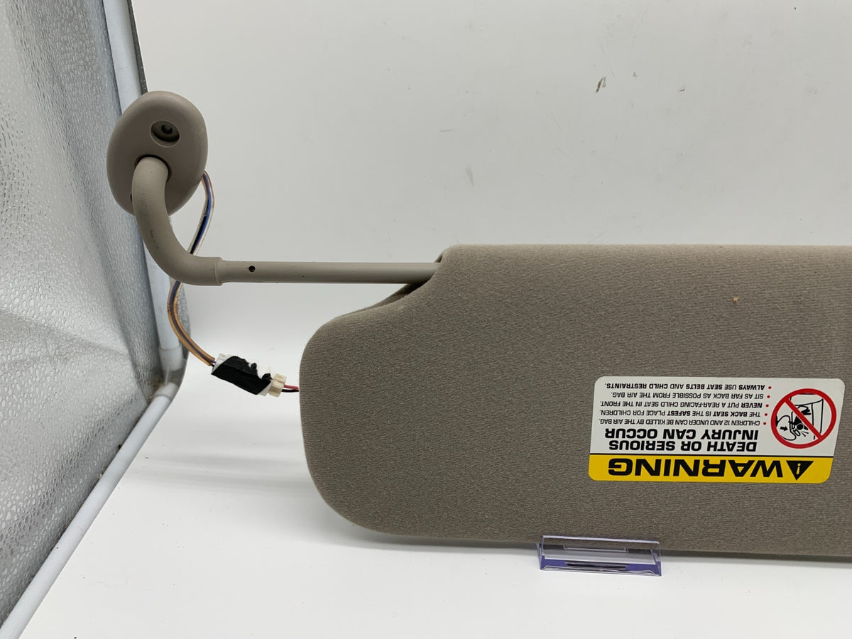 2002-2003 Jeep Liberty Passenger Sun Visor Gray Illumination OEM B02B09091