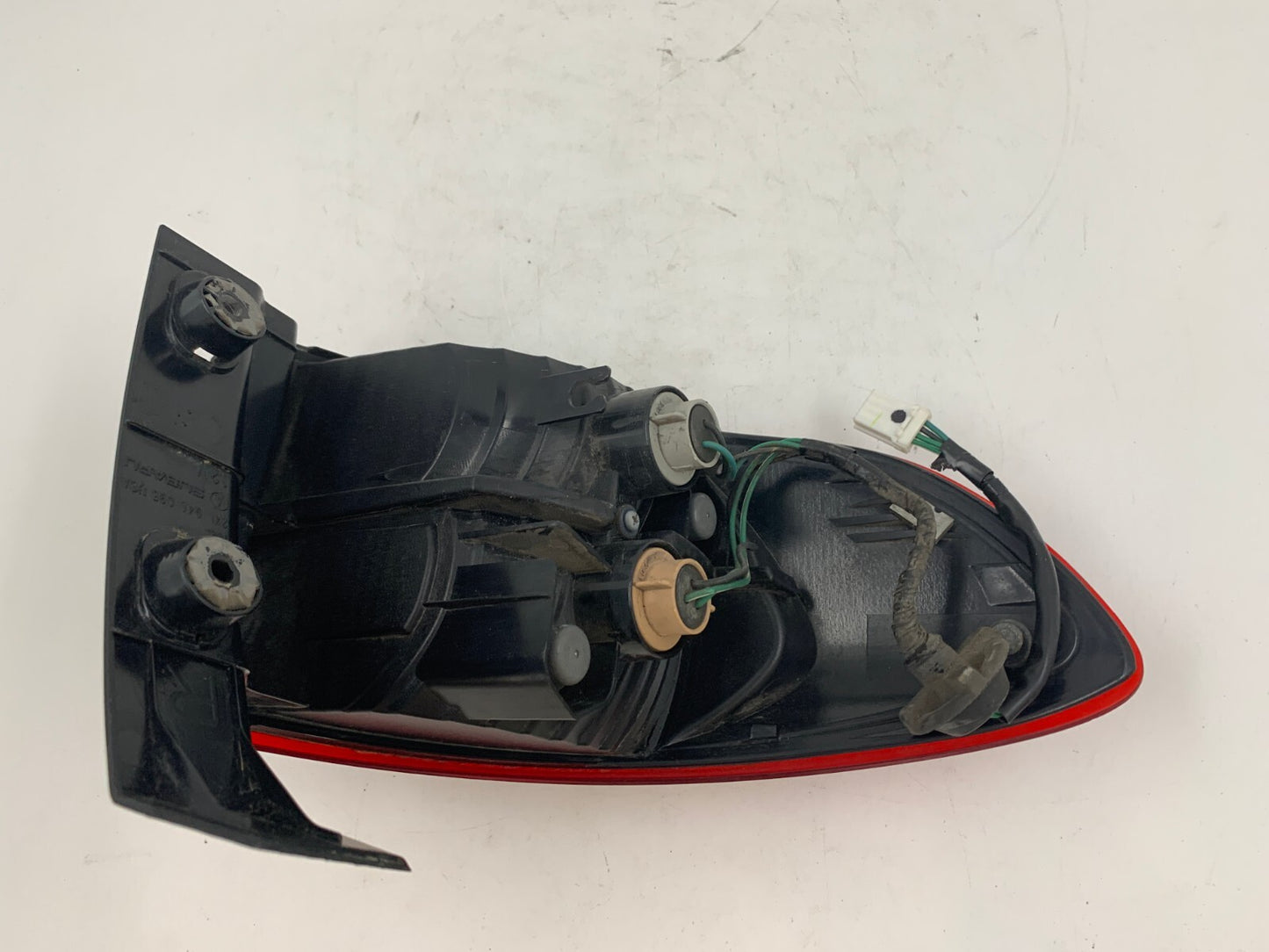 2007 Subaru Tribeca Passenger Side Tail Light Taillight OEM E02B59003