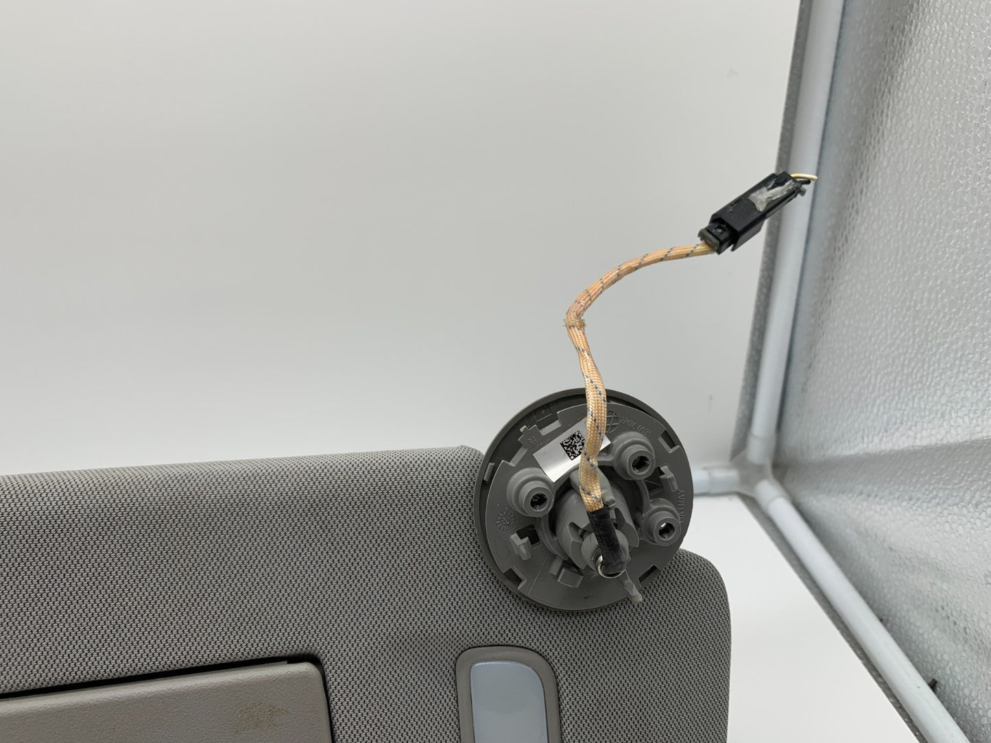 2017-2021 Chevrolet Trax Passenger Sun Visor Gray Illuminated OEM B01B55003