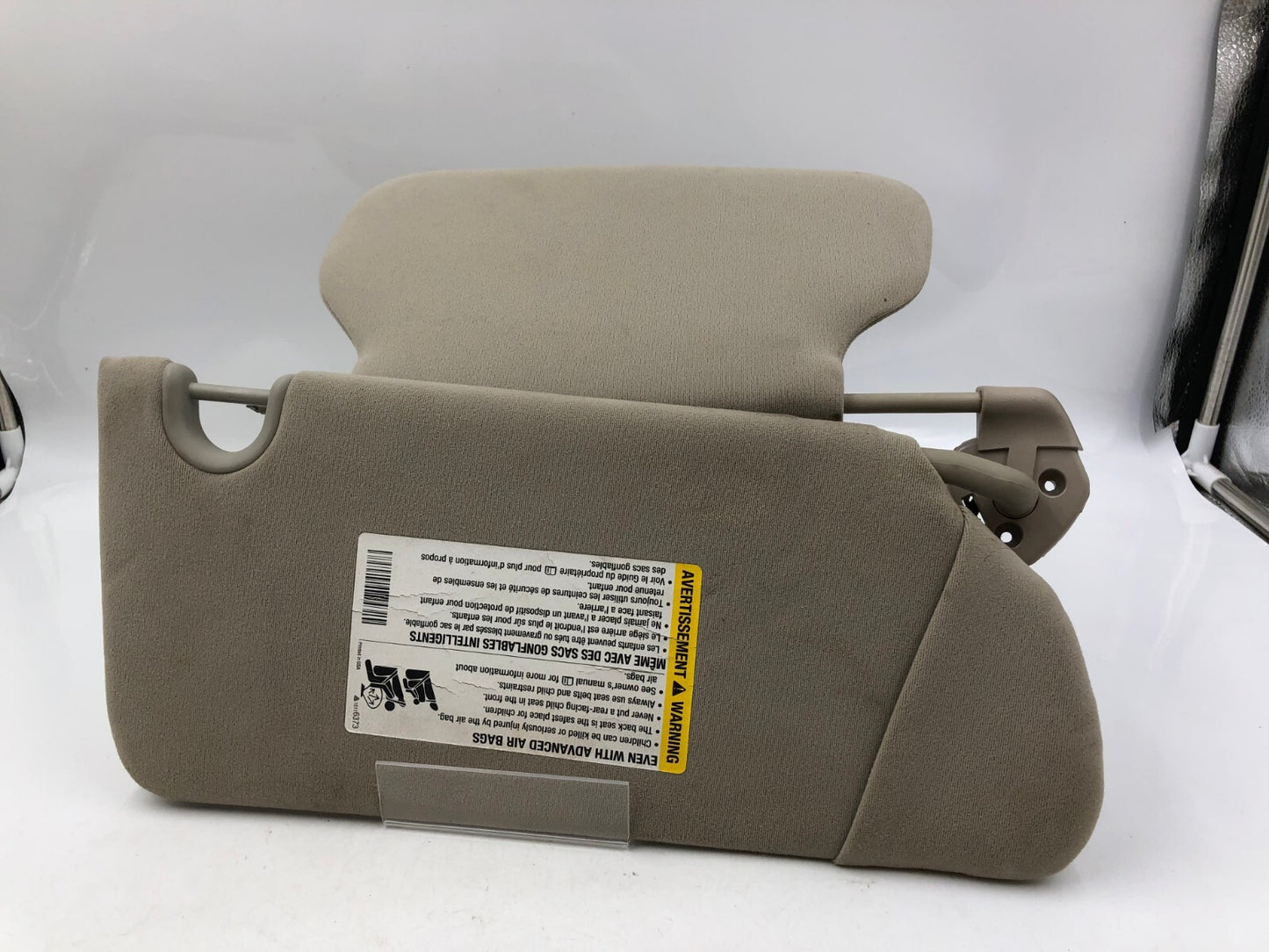 2006 Chevrolet Avalanche 1500 Driver Sun Visor Gray Illuminated OEM C02B11049