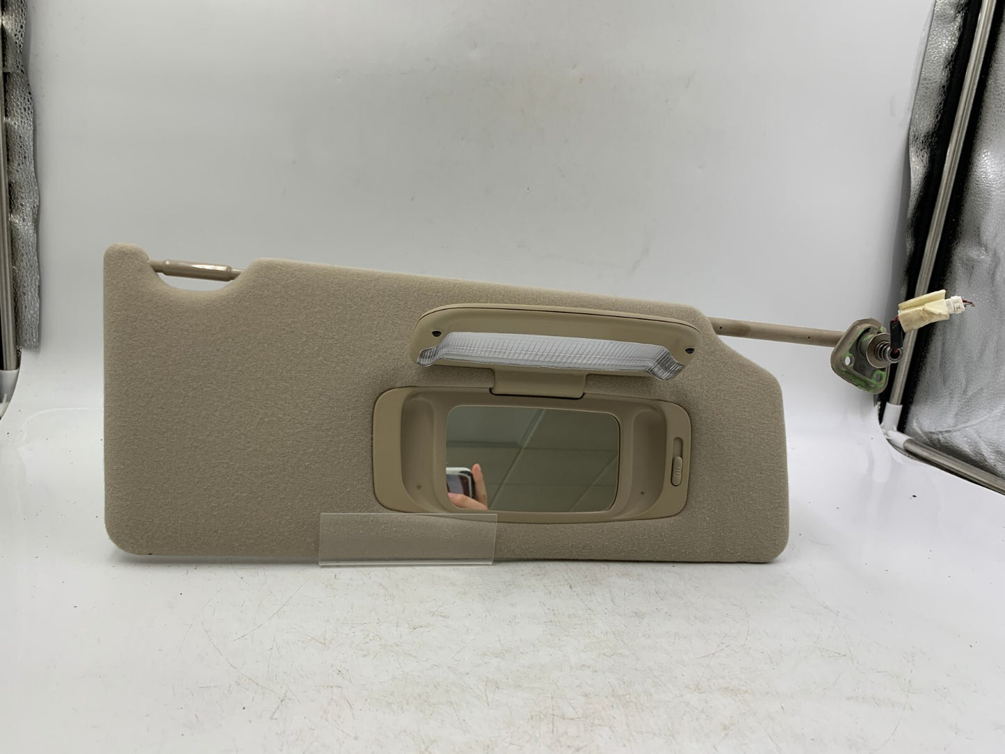 2005-2012 Toyota Avalon Passenger Sun Visor Beige Illuminated OEM B03B04003