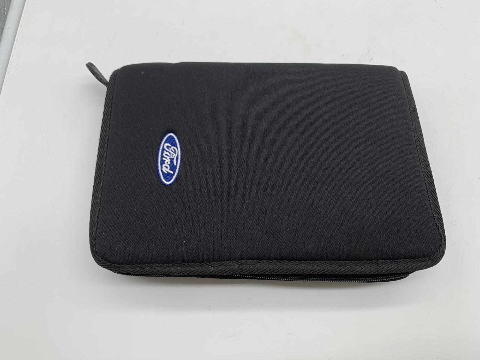 2009 Ford Fusion Owners Manual Set with Case OEM C04B36023