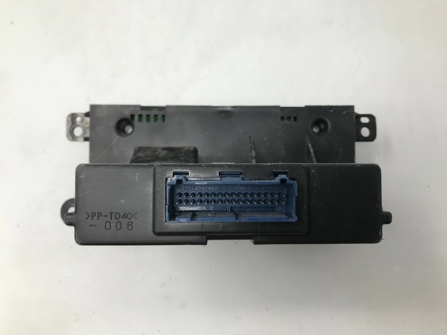 2005-2006 Cadillac CTS AC Heater Climate Control Unit OEM D02B45009