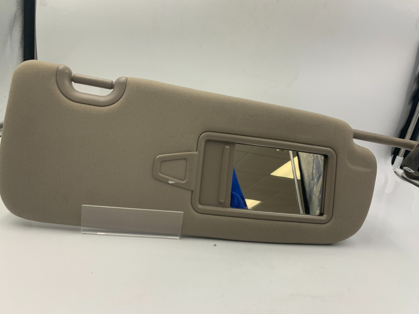 2013-2019 Hyundai Santa Fe Passenger Sun Visor Gray Illuminated OEM C01B37065