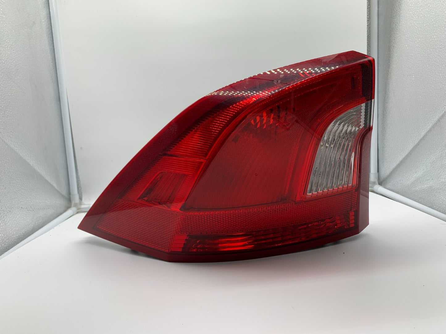 2013-2015 Nissan Sentra Passenger Side Inner Trunk Lid Tail Light OEM B03B28003