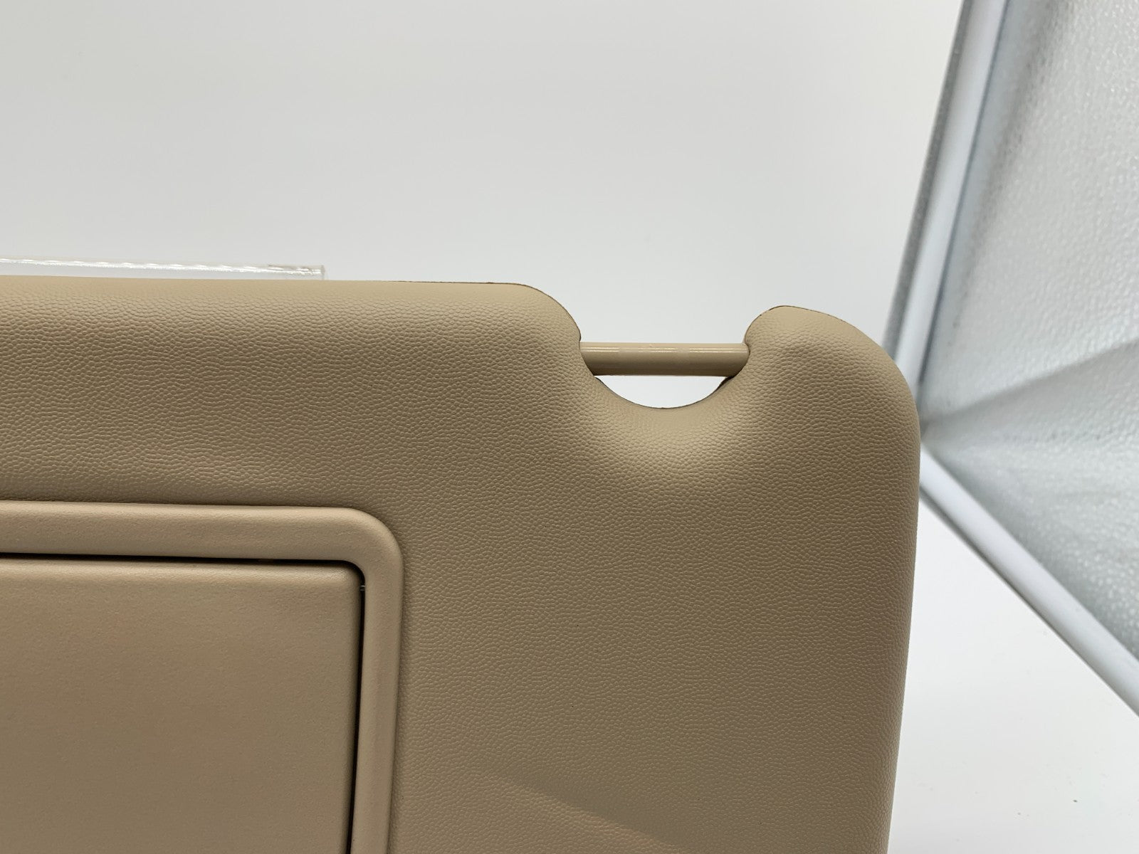 2007-2009 Cadillac SRX Driver Sun Visor Tan Illuminated OEM B03B35090