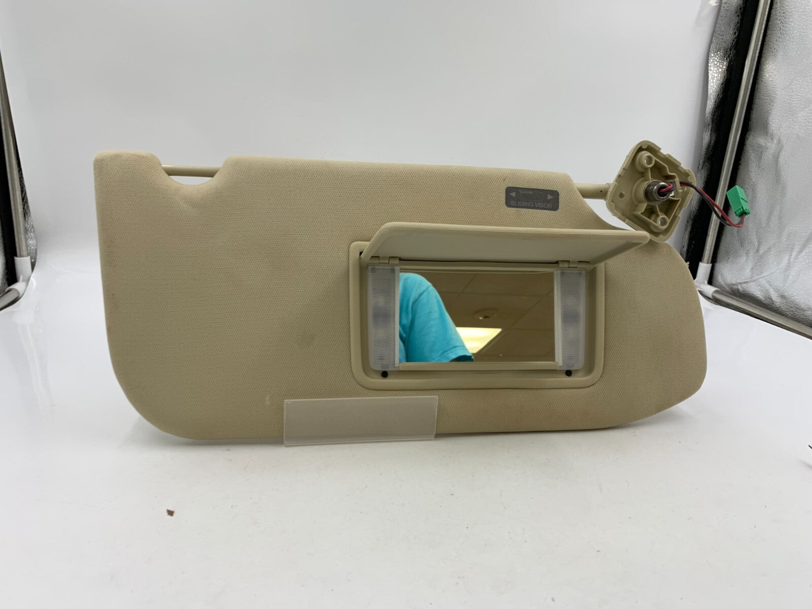 2010-2016 Ford Taurus Passenger Sun Visor Sunvisor Tan Illuminated OEM B03B15064