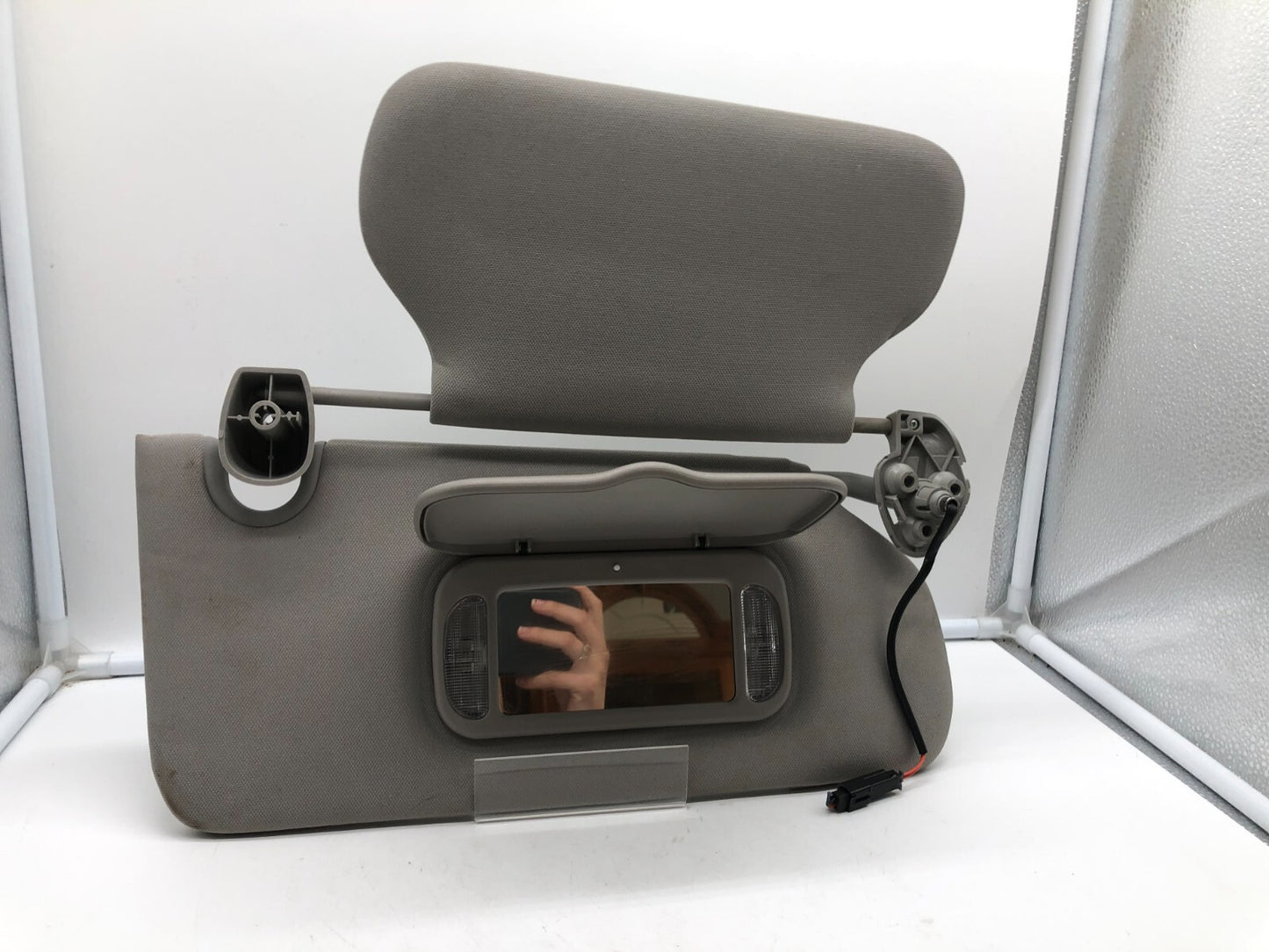 2008-2011 Cadillac DTS Passenger Sun Visor Gray Illuminated OEM A02B16010