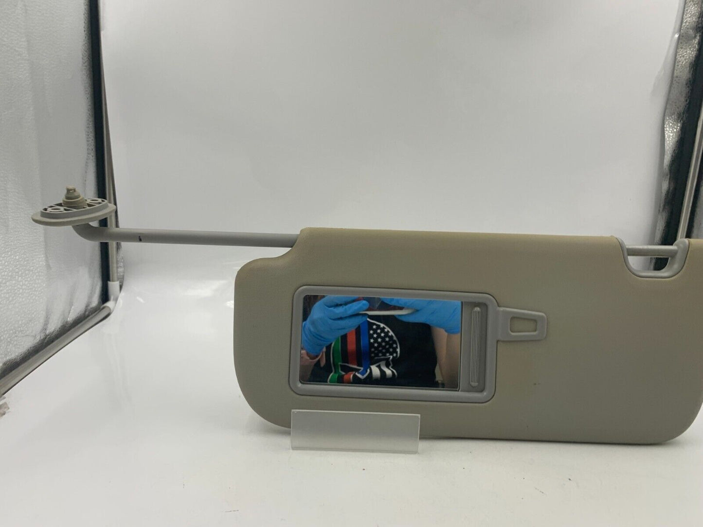 2014-2019 Kia Soul Driver Sun Visor Gray Illuminated OEM B03B52088