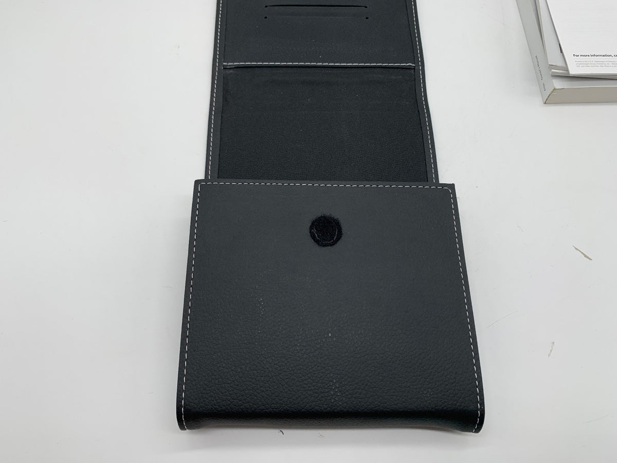 2018 Volkswagen Atlas Owners Manual Set with Case OEM R01B14020