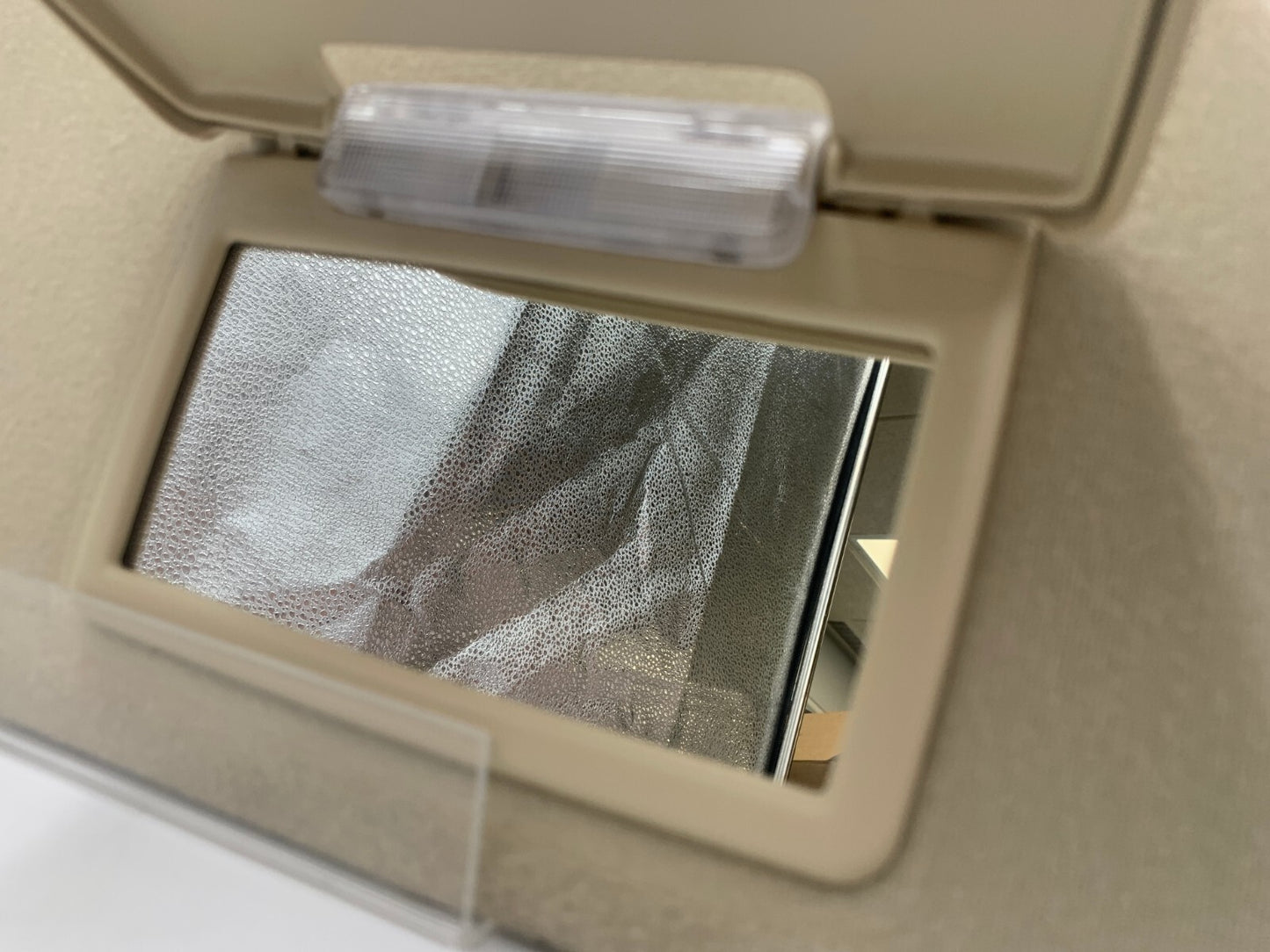 2008-2009 Ford Taurus X Passenger Sun Visor Sunvisor Beige Illuminated D01B52066
