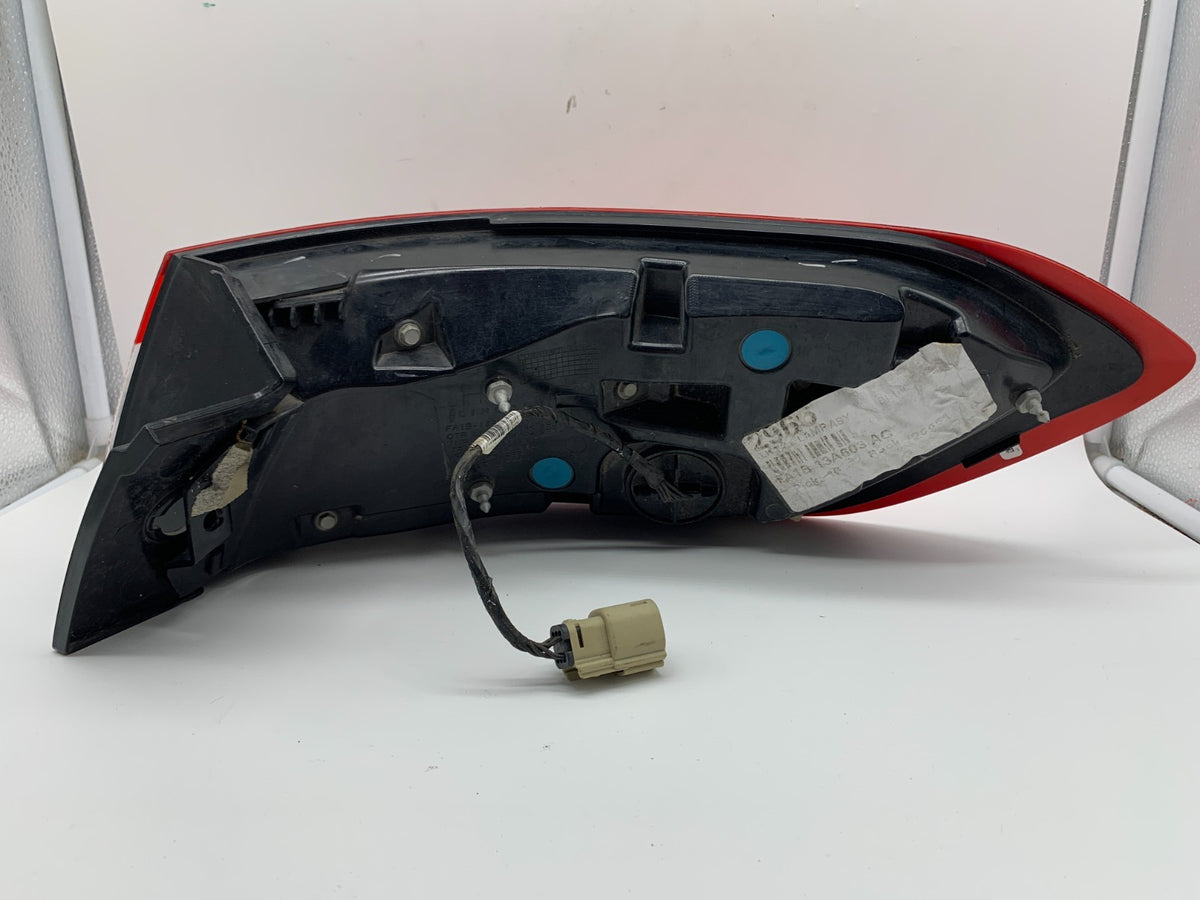 2016-2018 Lincoln MKX Driver Side Tail Light Taillight OEM B03B17008