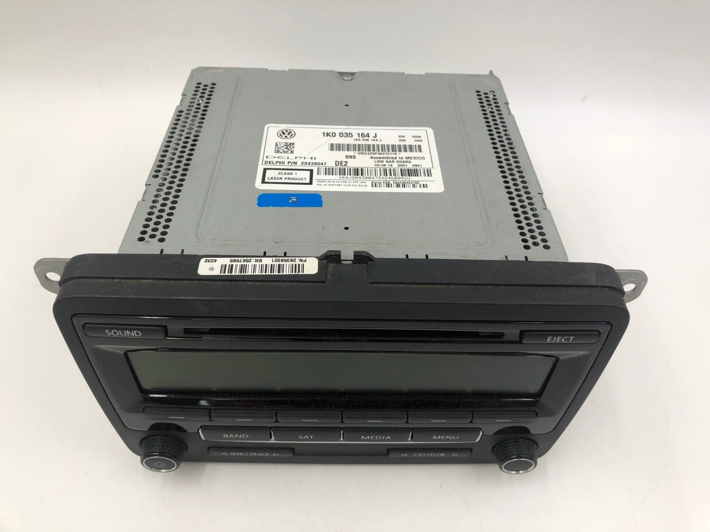 2015-2017 Volkswagen Jetta AM FM CD Player Radio Receiver OEM D02B66001