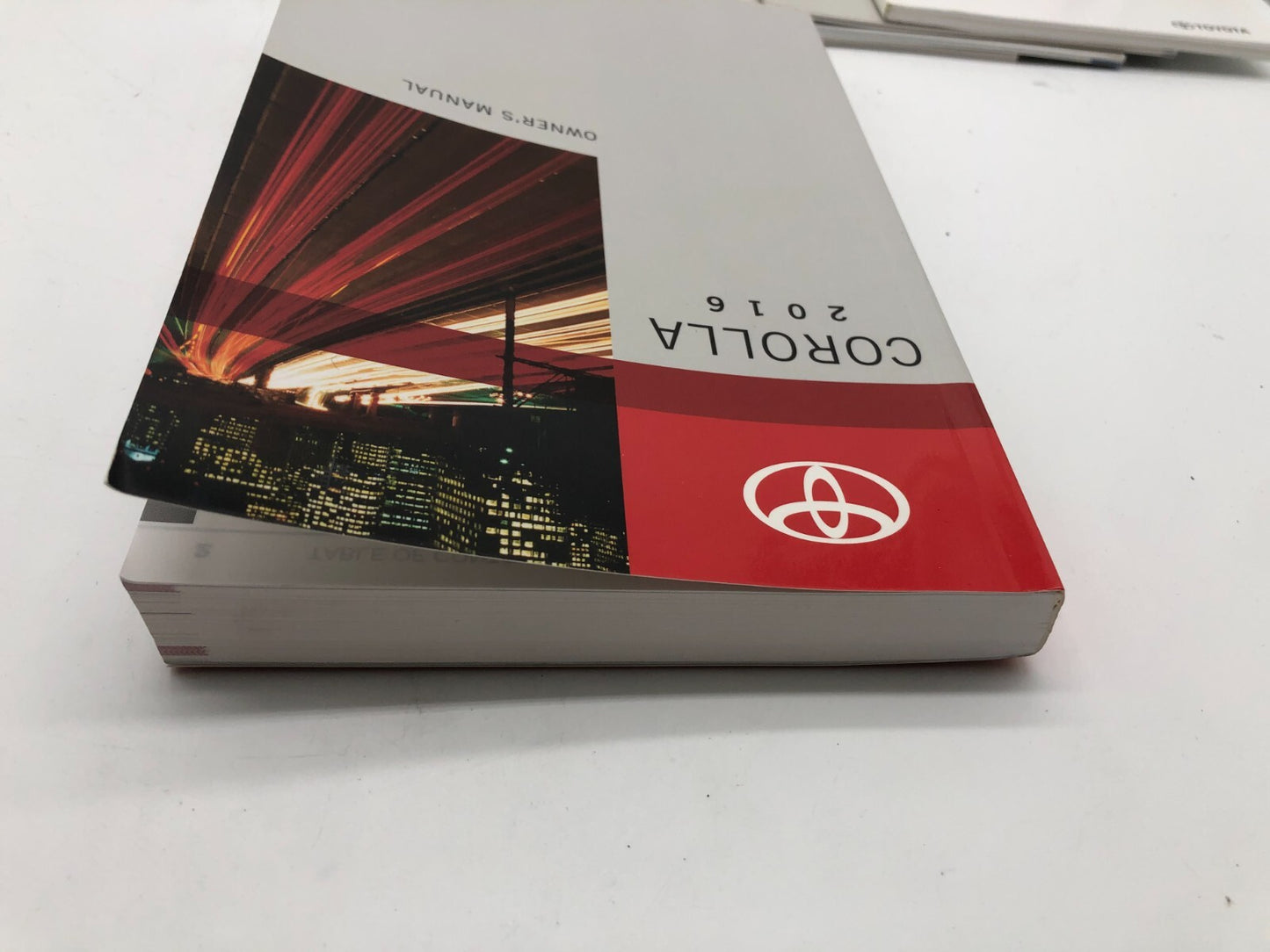 2016 Toyota Corolla Owners Manual Set with Case OEM E02B18002