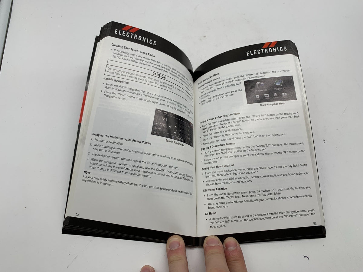 2017 Dodge Grand Caravan Owners Manual Set with Case OEM R01B29026