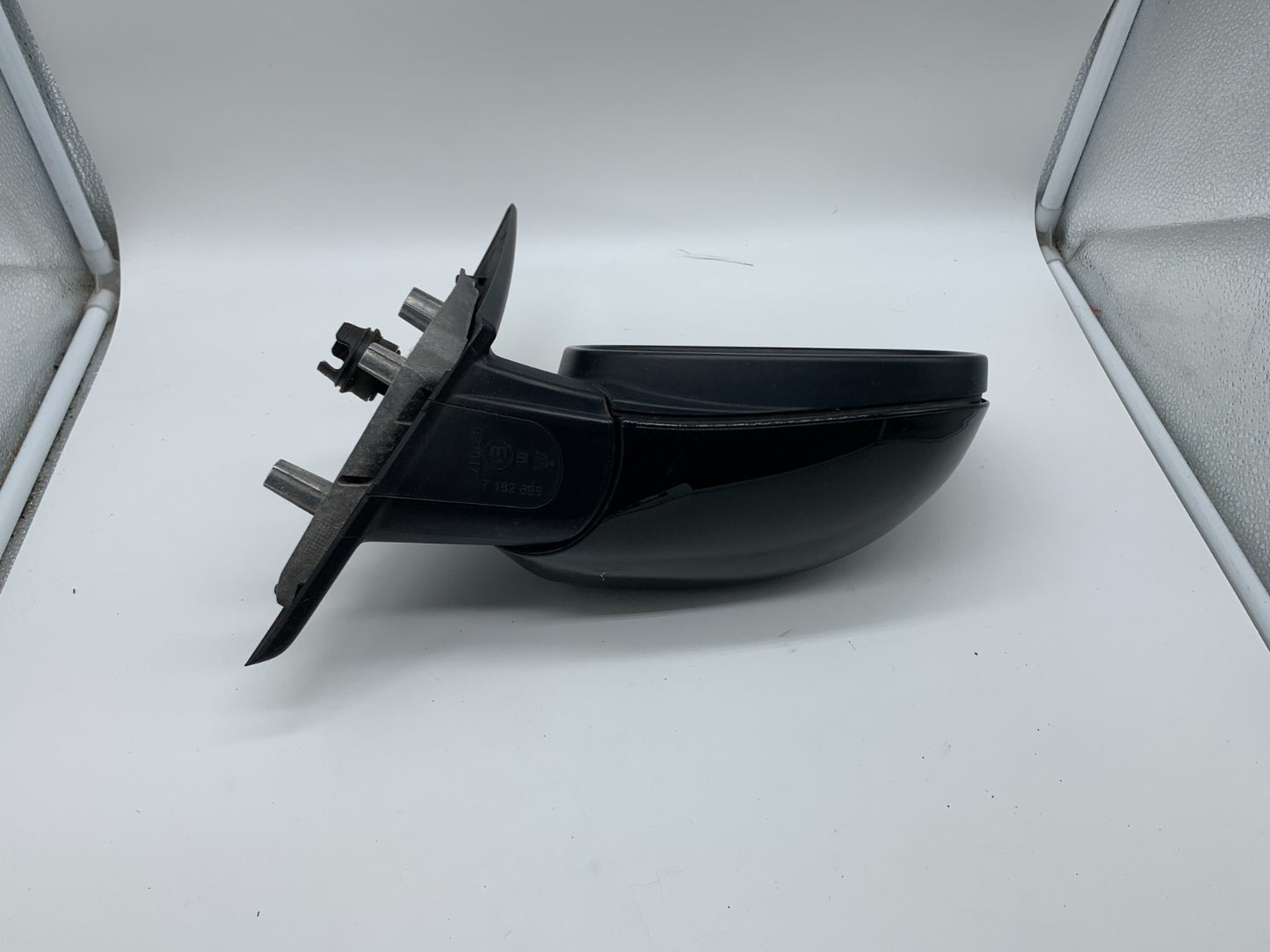2009-2012 BMW 328i Coupe Passenger Side View Power Door Mirror OEM C04B68007