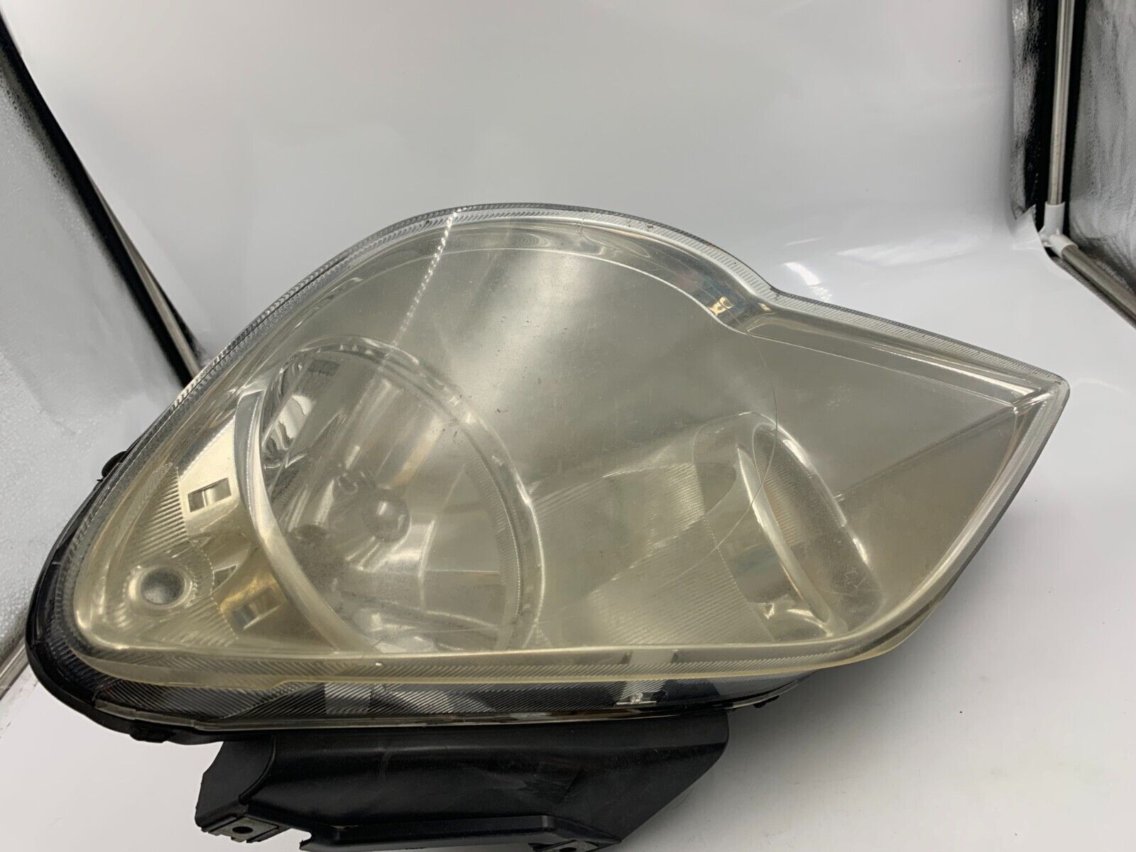 2007-2008 Chrysler Pacifica Driver Side Head Light Headlight OEM D02B57001