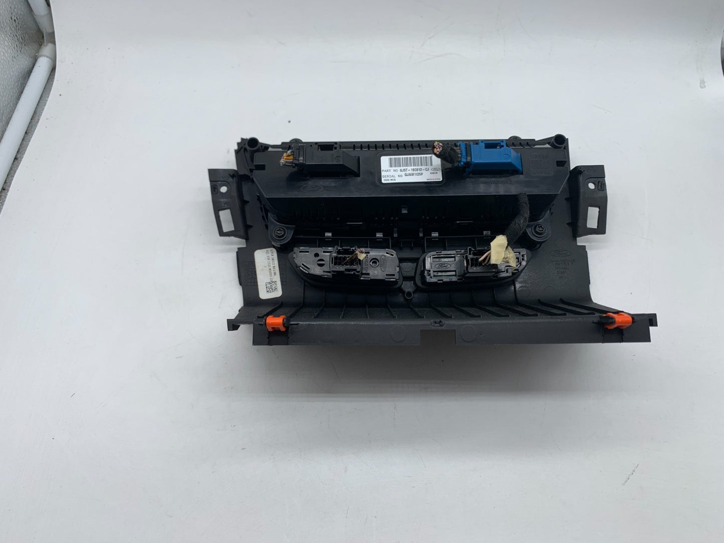 2018-2019 Ford Escape AC Heater Climate Control Unit OEM C02B32033
