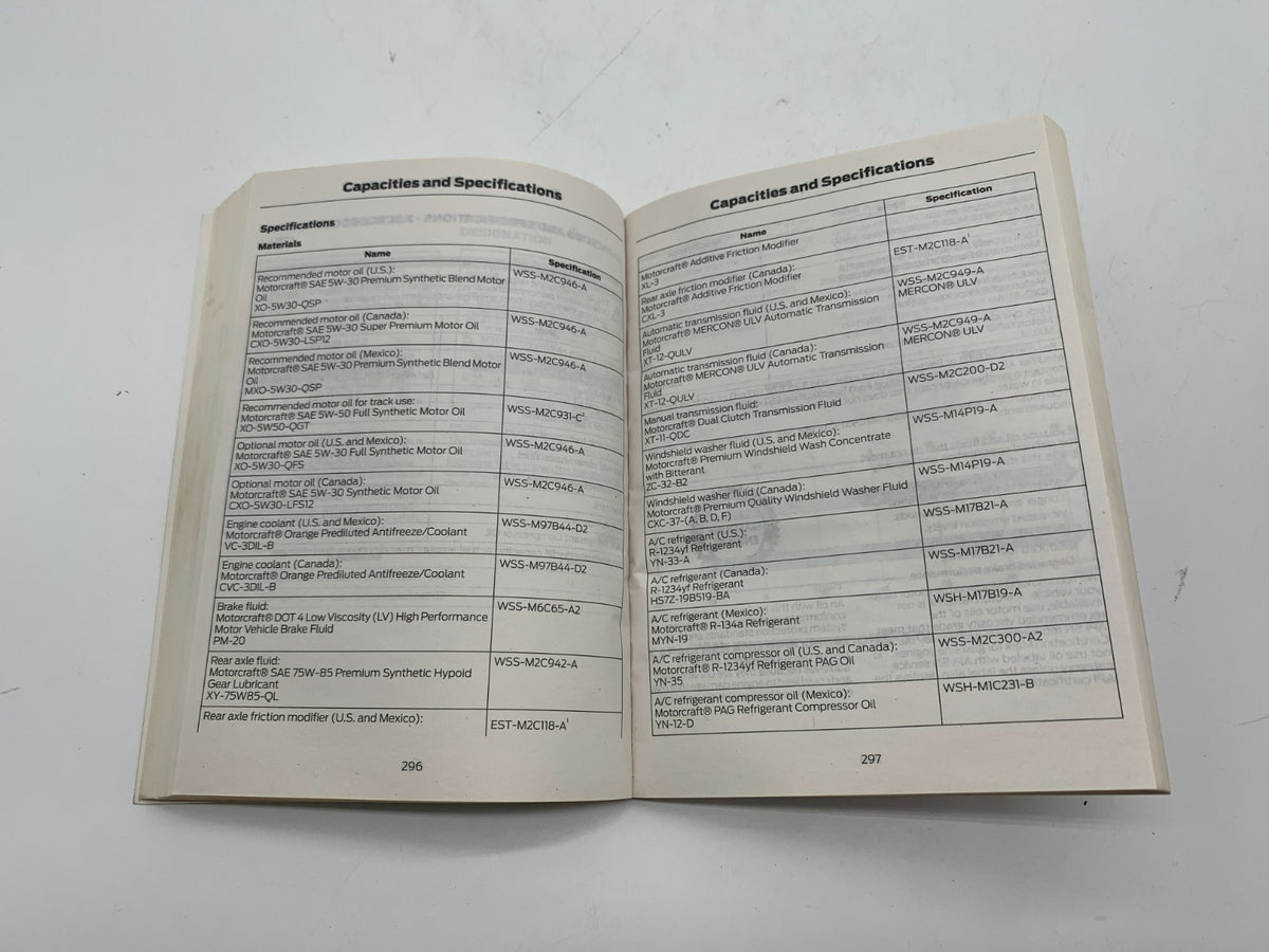 2018 Ford Mustang Owners Manual Set with Case OEM C02B21033