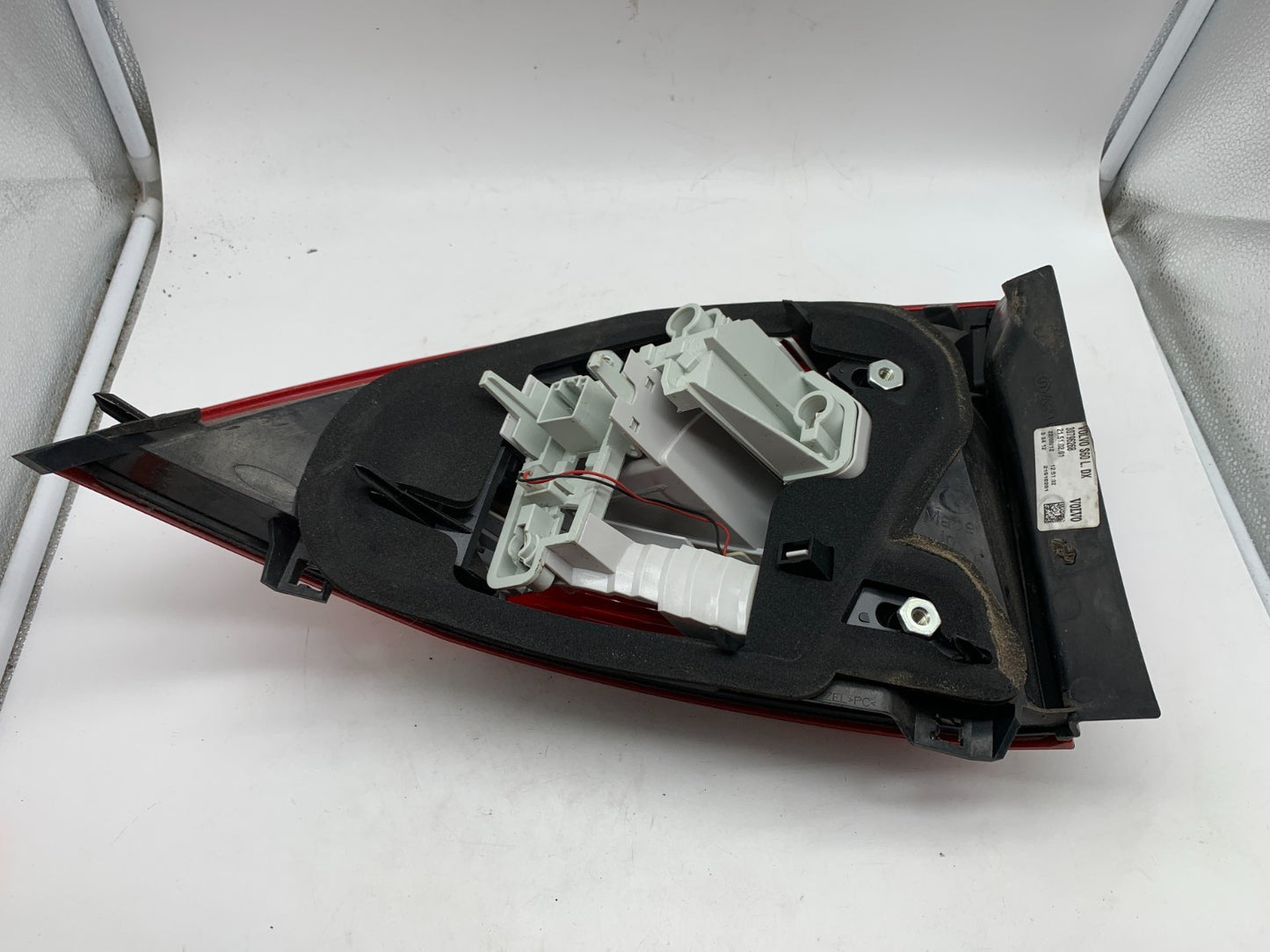 2014-2018 Volvo S60 Passenger Side Tail Light Taillight OEM C02B20013