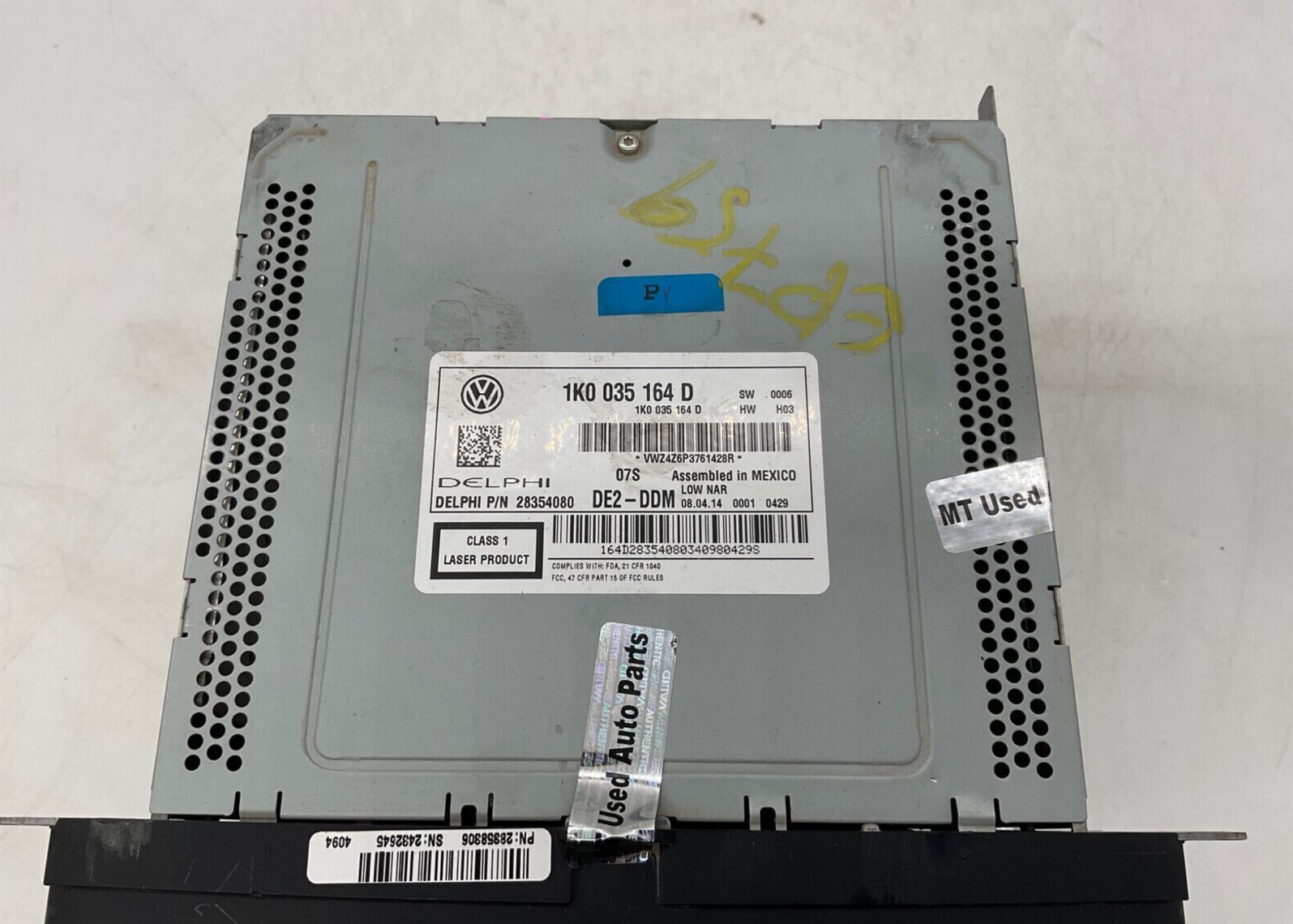 2012-2016 Volkswagen Passat AM FM CD Player Radio Receiver OEM C04B47018