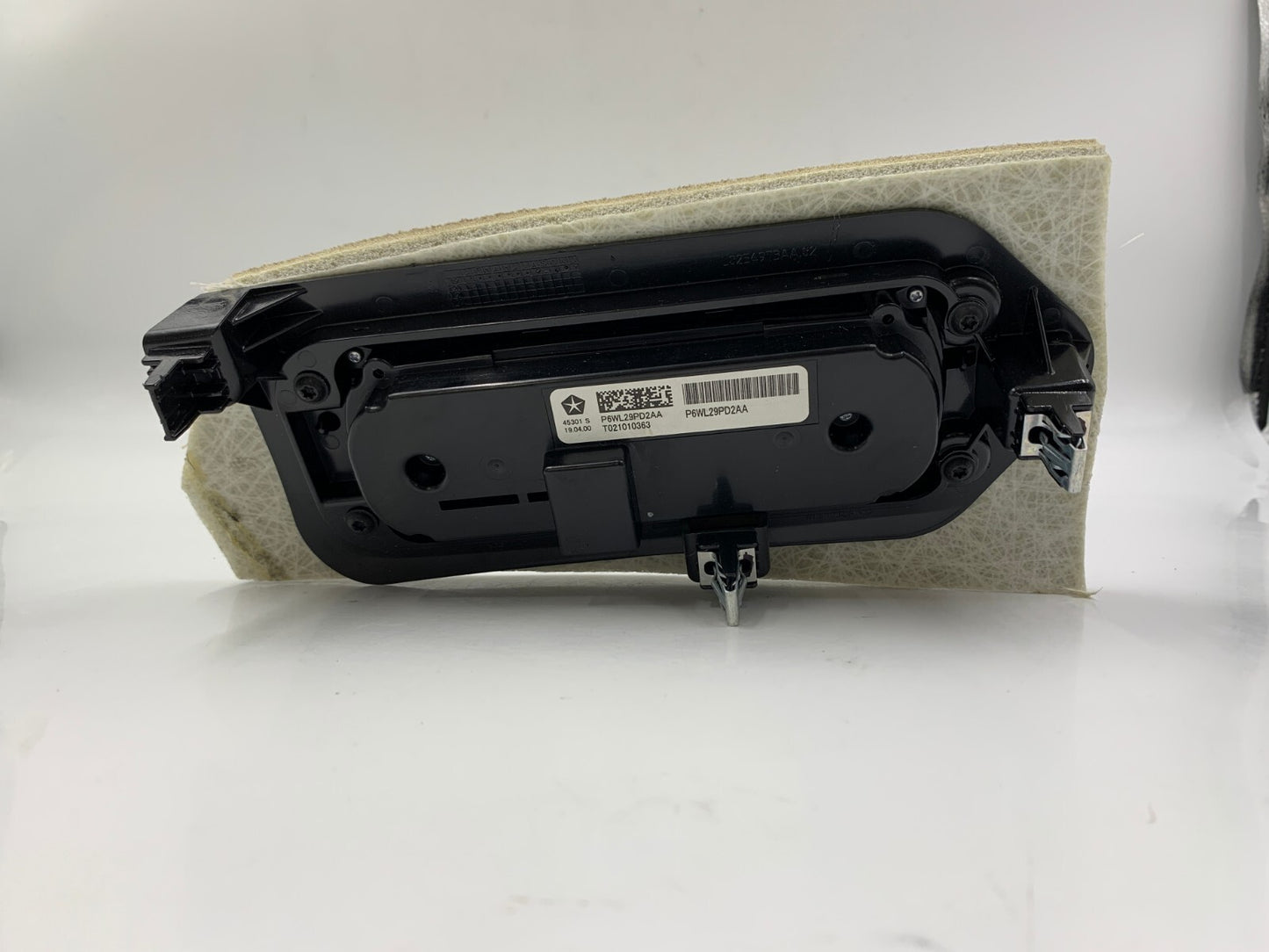 2020-2022 Chrysler Voyager Rear AC Heater Climate Control Unit OEM D04B29039