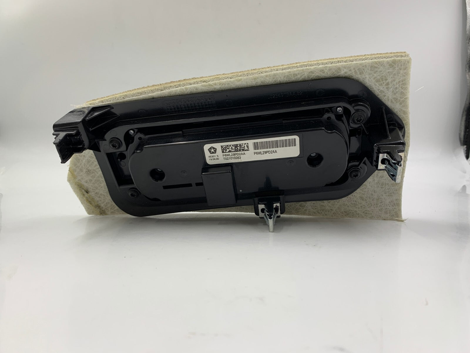 2020-2022 Chrysler Voyager Rear AC Heater Climate Control Unit OEM D04B29039