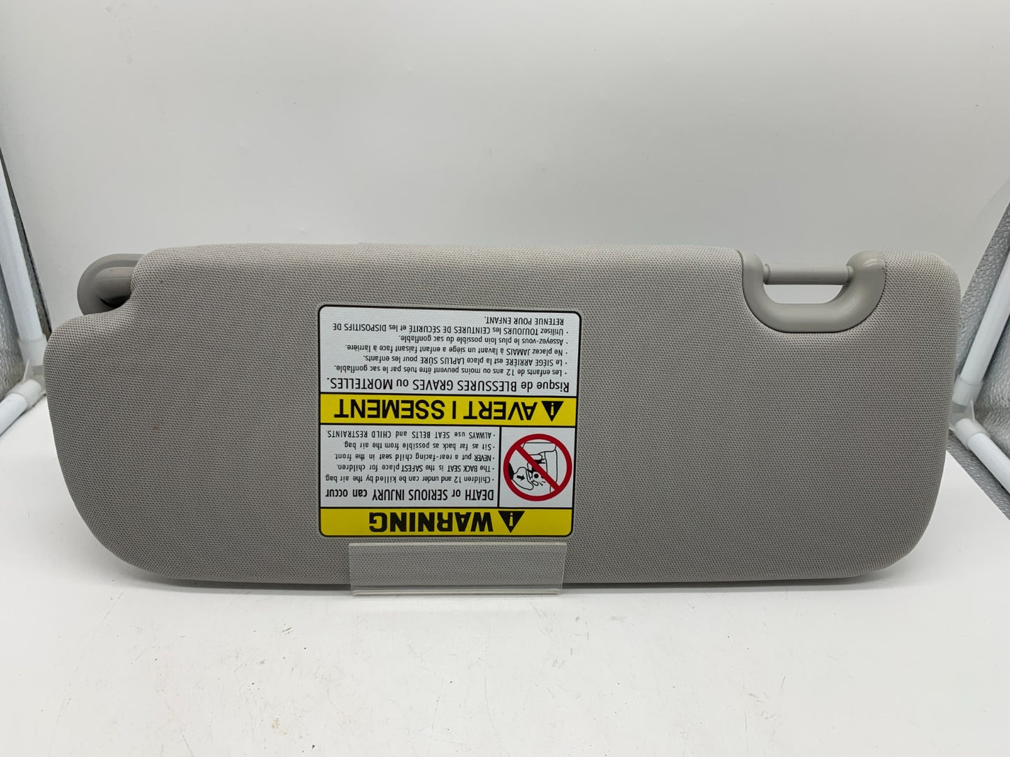 2013-2019 Hyundai Santa Fe Passenger Sun Visor Gray Illuminated OEM B04B46005