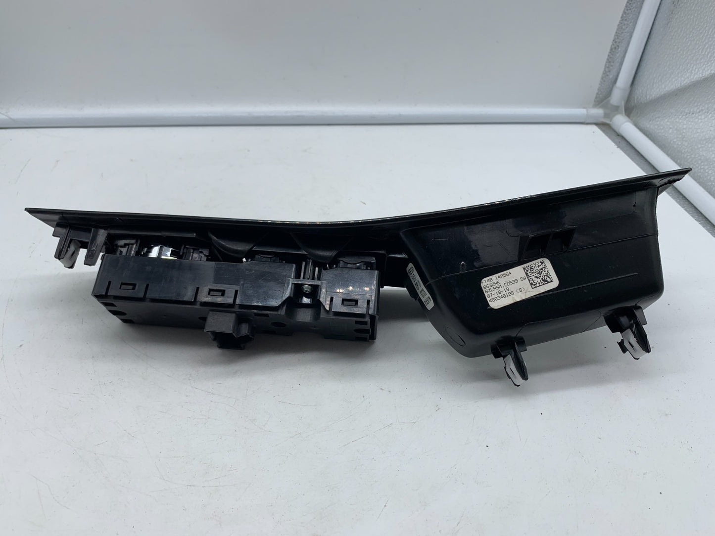2016-2020 Ford Edge Master Power Window Switch OEM A03B25094