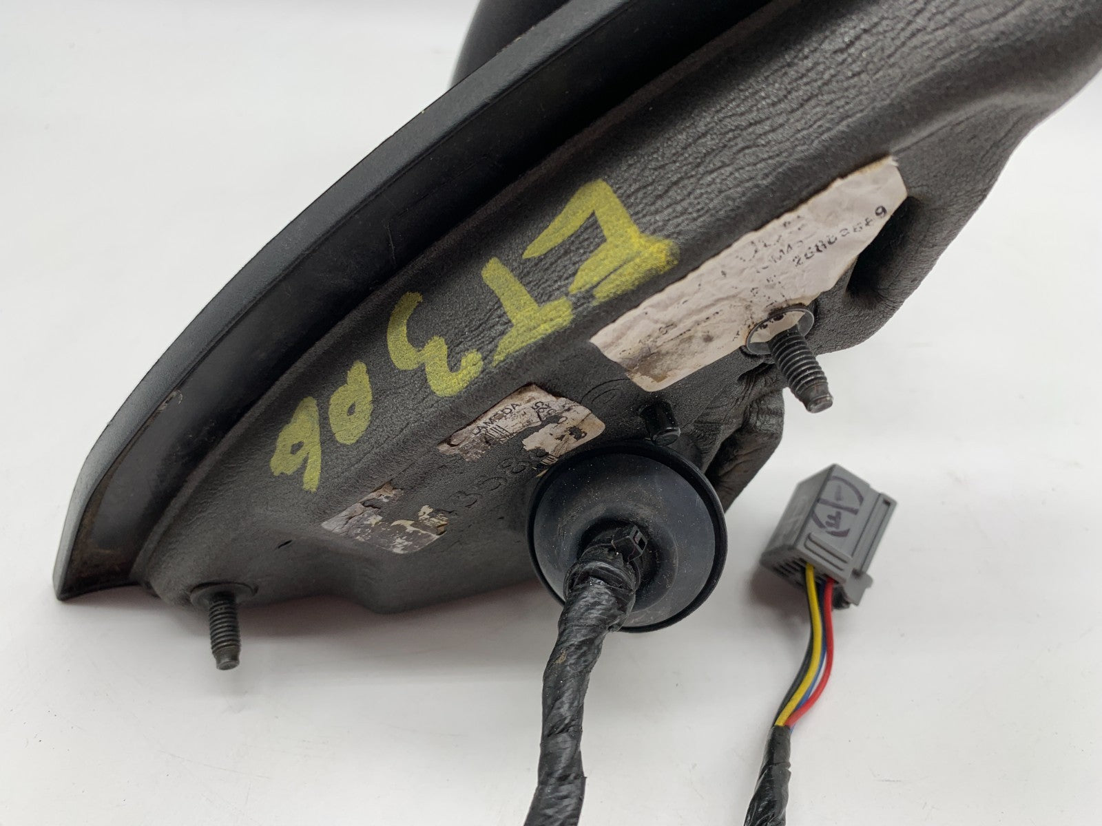 2007-2008 GMC Acadia Passenger Side View Power Door Mirror Black OEM B03B28004