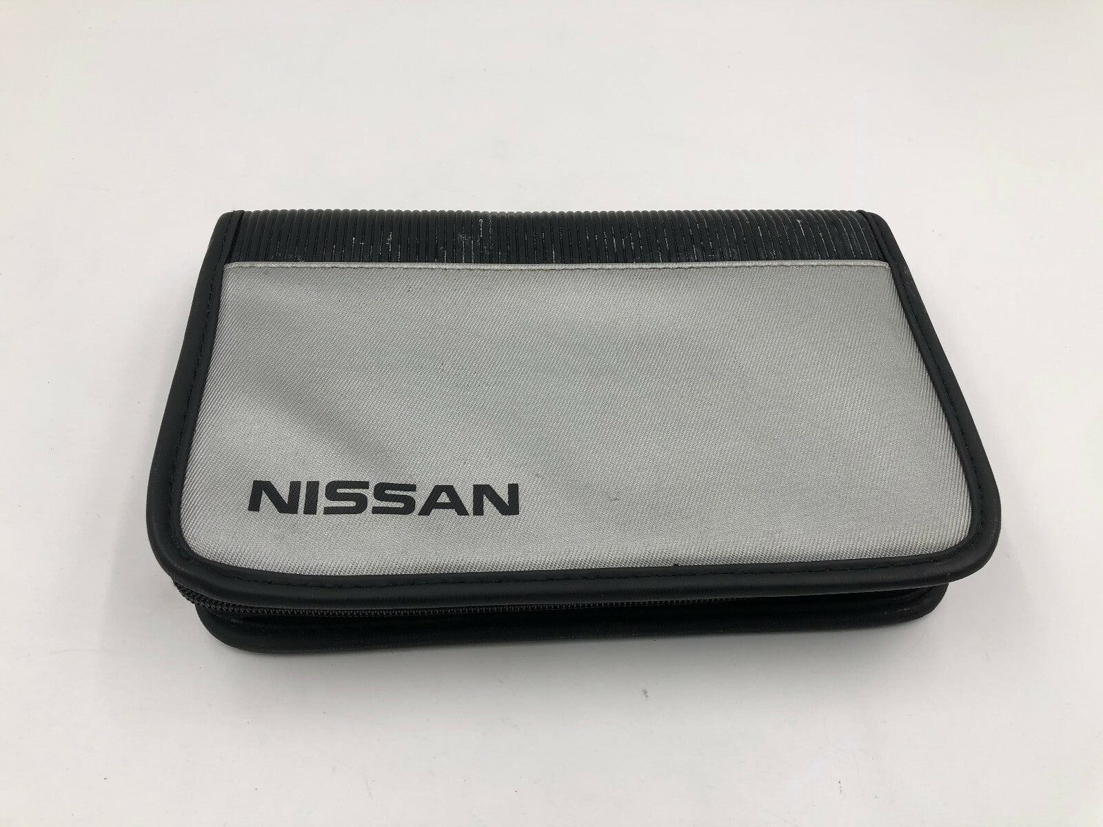 2005 Nissan Altima Owners Manual Set with Case OEM C03B69020