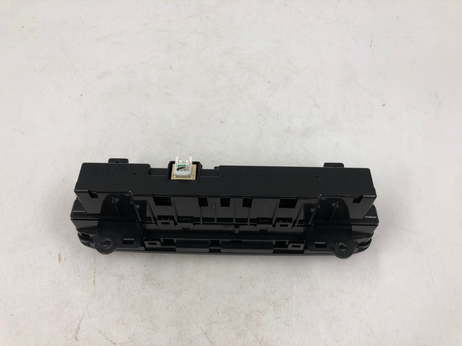 2017-2019 Toyota Corolla AC Heater Climate Control Unit OEM B03B45006